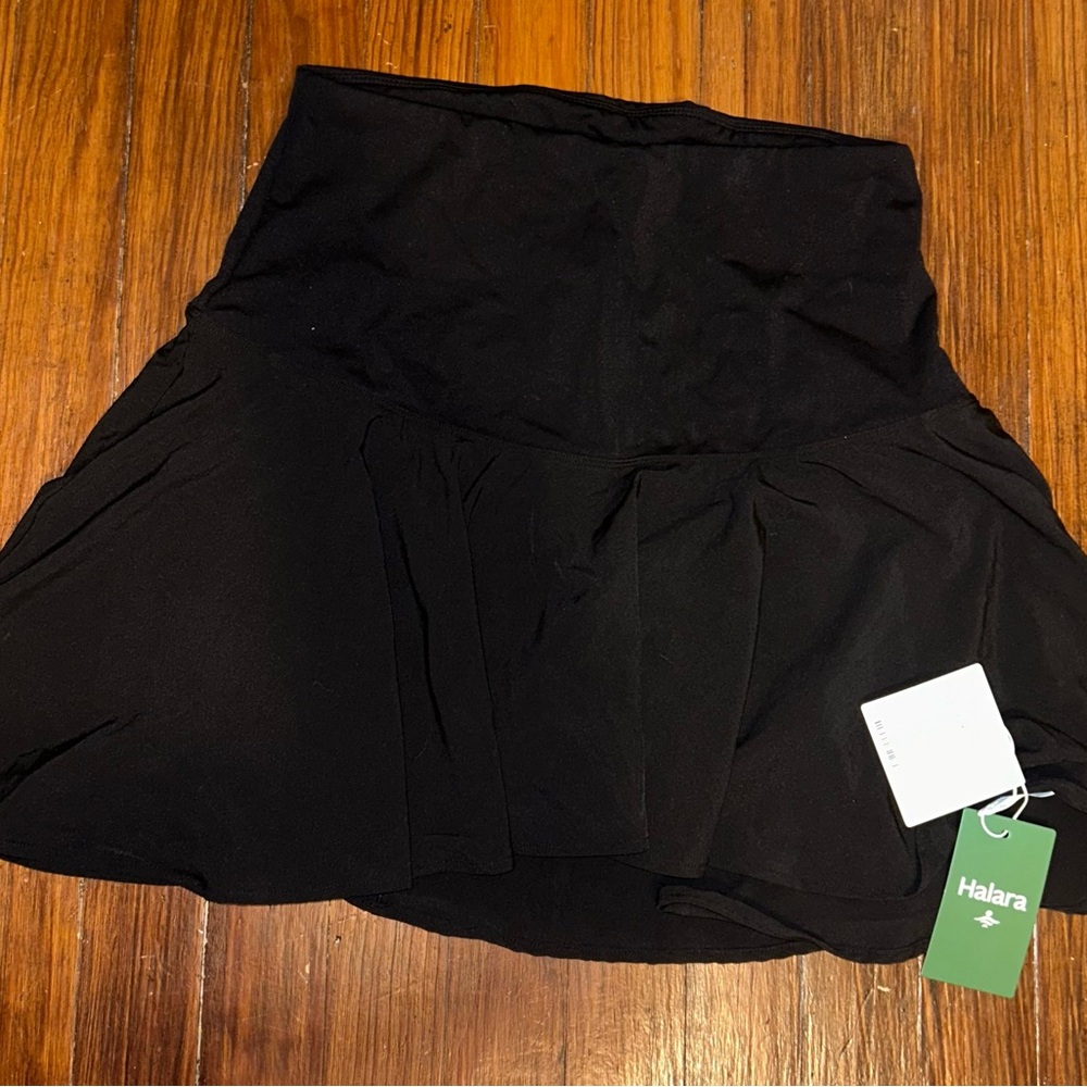 HALARA Elegant Black Skater Skirt